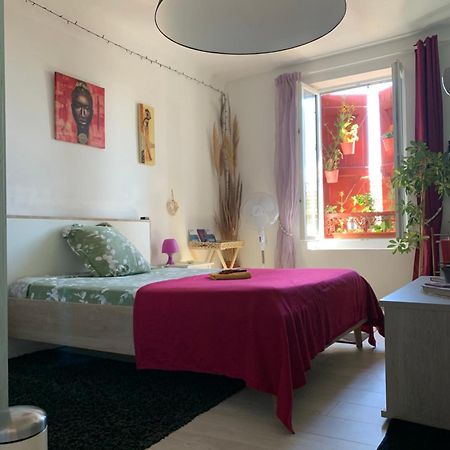 Belle Chambre Au Coeur De Bayonne Lägenhet Exteriör bild