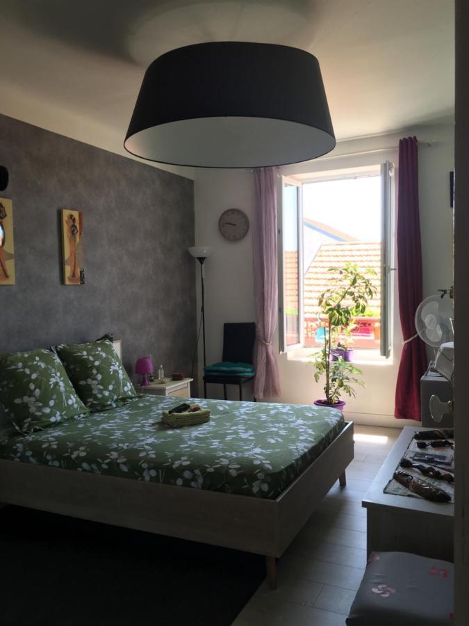 Belle Chambre Au Coeur De Bayonne Lägenhet Exteriör bild